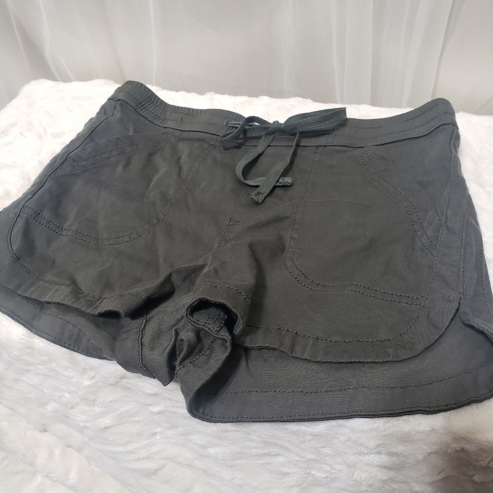 Unionbay Army Green Shorts Size Small - Picture 8 of 9